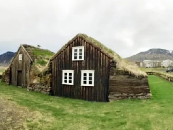 Akrabæinn Turf House